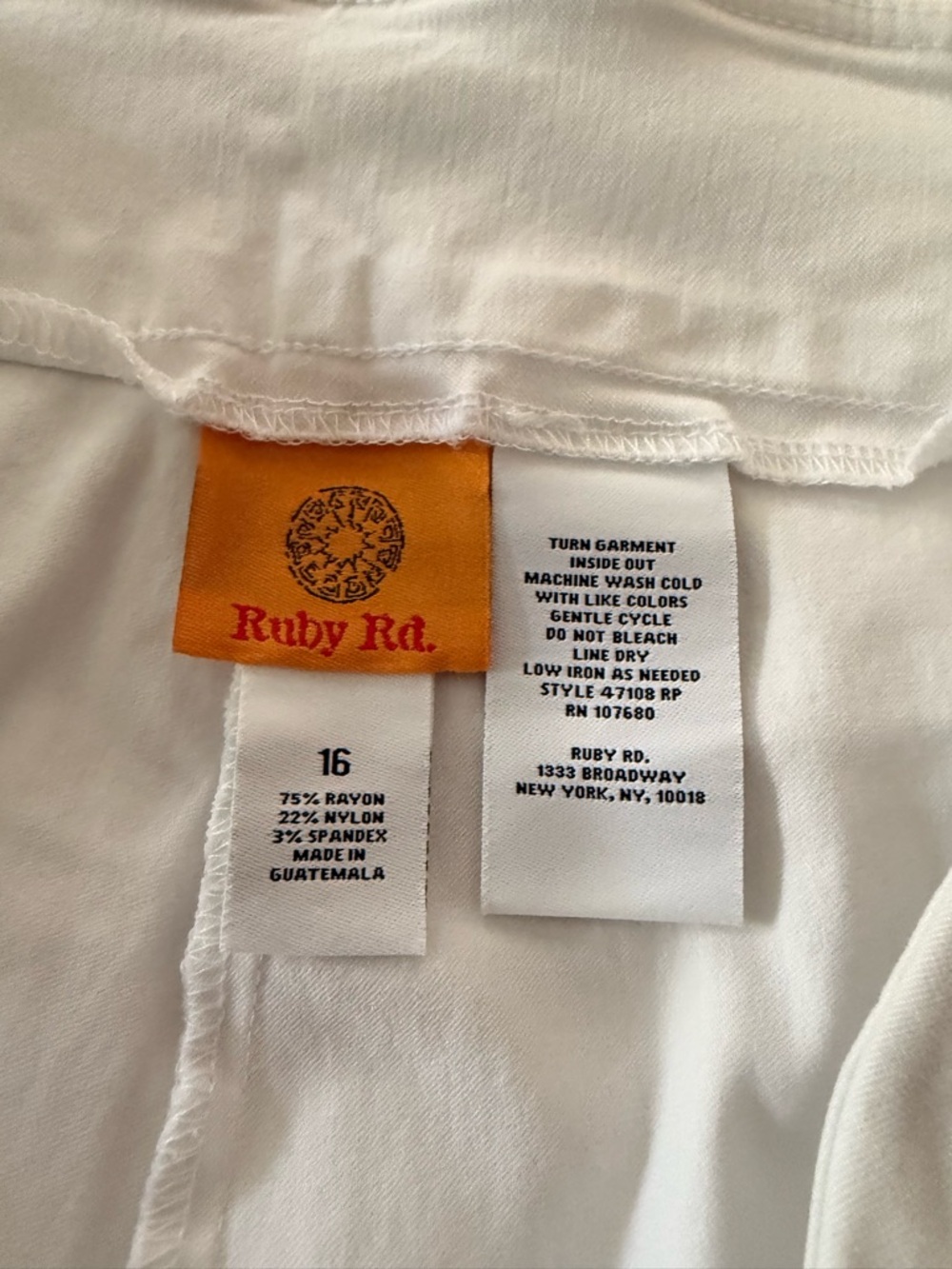 Ruby Rd White Stretch Capris Size 16 - Picture 4 of 5